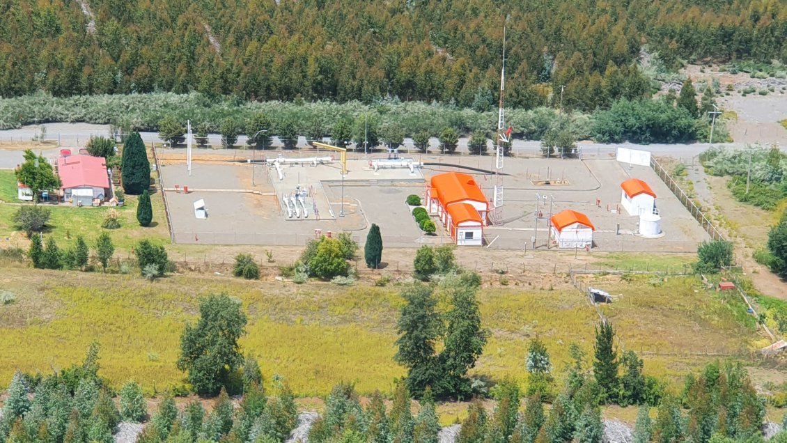 YPF y ENAP acordaron negociar la exportación de petróleo argentino hacia Chile