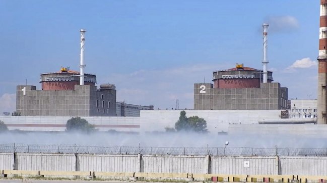 Zelenski acusa a Rusia de aumentar riesgo de accidente nuclear en Zaporiyia