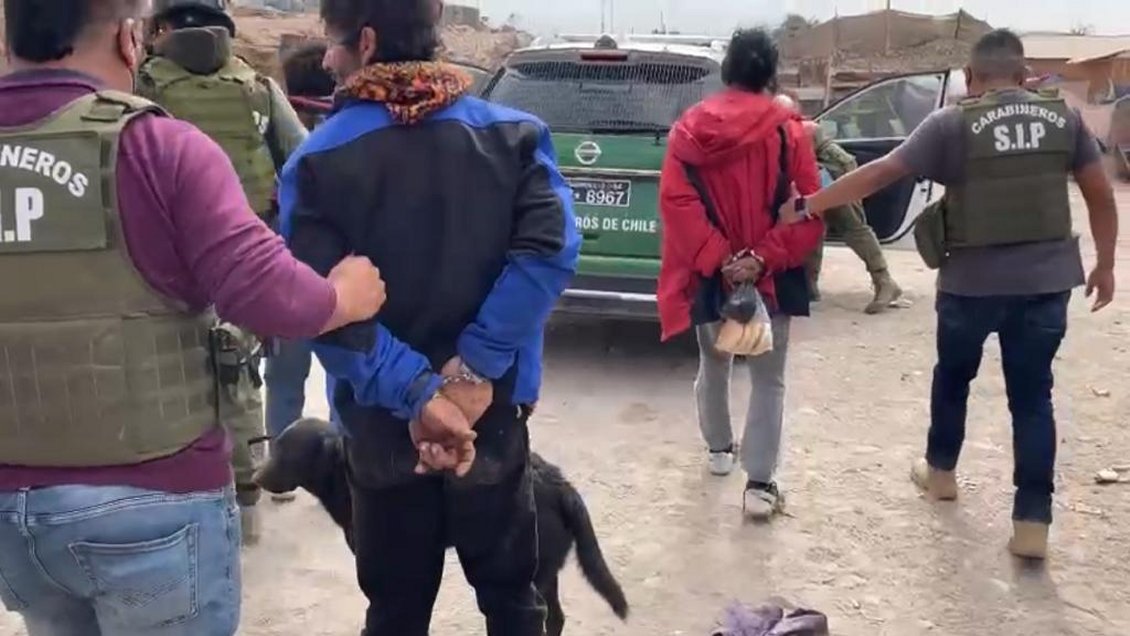 Carabineros encontró nueve vehículos robados en taller clandestino de Arica