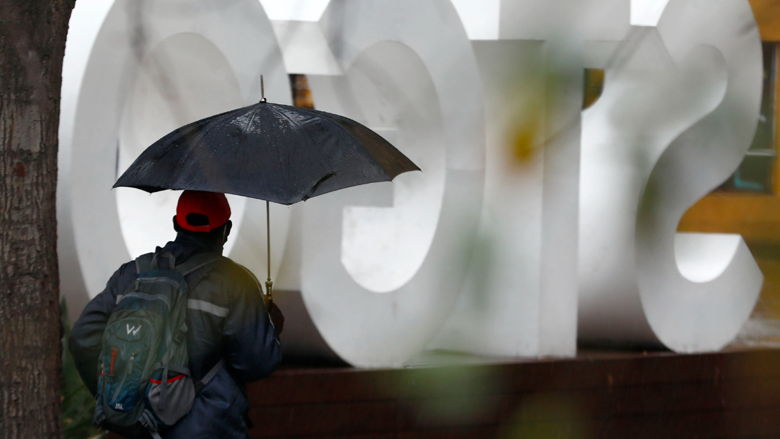 Meteorología anuncia chubascos para la Región Metropolitana este domingo
