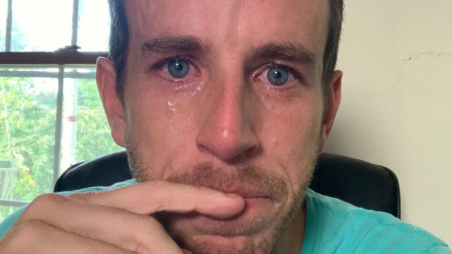 Empresario publicó fotografía llorando tras despedir a unos trabajadores: 