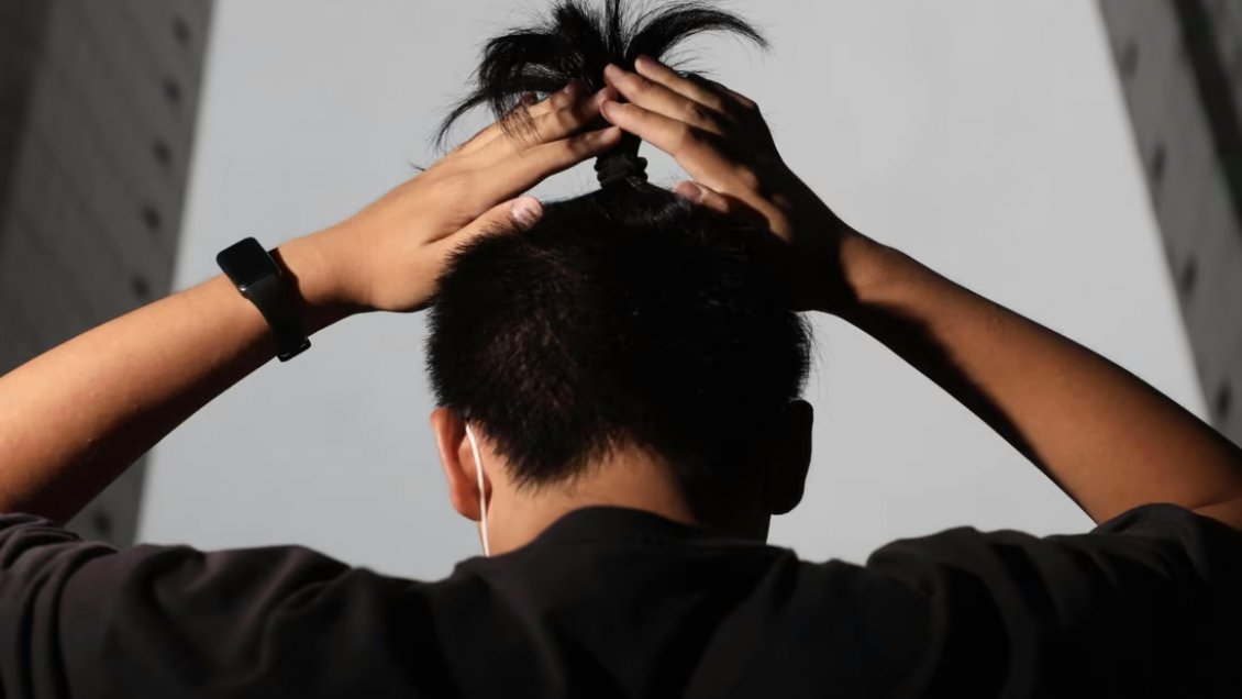 Estudiante con trastorno autista, que se negó a cortarse el pelo, perdió batalla legal en Hong Kong