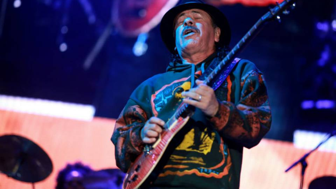 Carlos Santana está recuperado y de vuelta en los escenarios tras colapso durante concierto