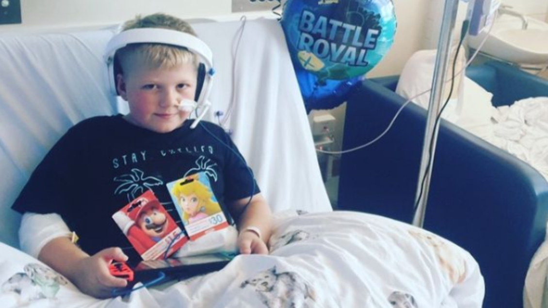 Niño que tuvo tos y problemas respiratorios durante cinco años por un juguete de plástico atrapado en su garganta