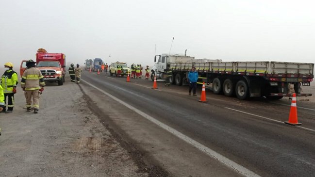 Colisión de un camión y vehículos de empresa minera dejó ocho lesionados en Pozo Almonte