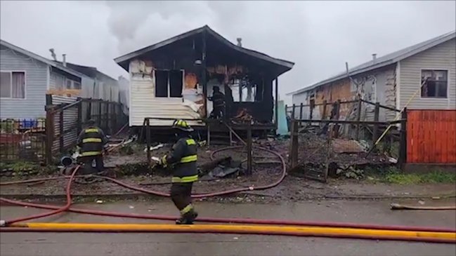Dos viviendas destruidas tras incendio en Puerto Cisnes