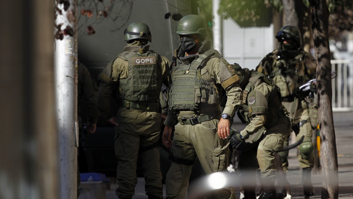 Sujeto se parapetó tras denuncia por violencia intrafamiliar: Tuvo que intervenir el GOPE