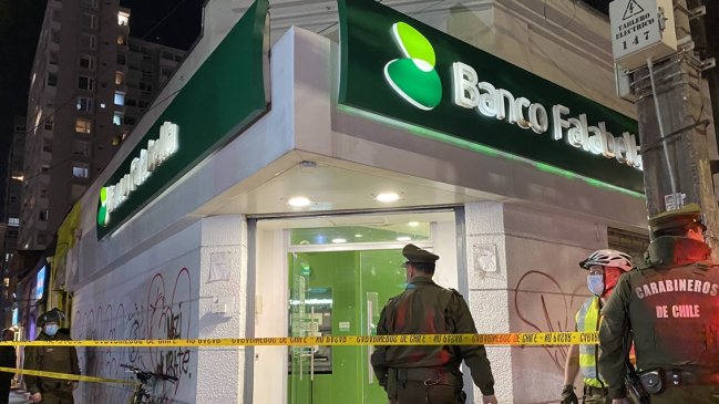  Ladrón huyó a pie con 260 millones de pesos desde un banco de San Miguel  