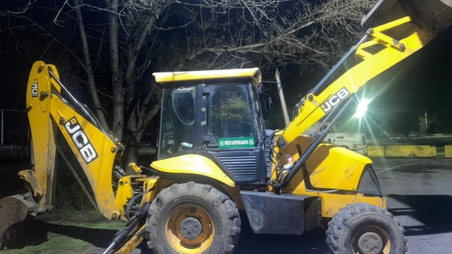 Hallan retroexcavadora robada el 2017: Estaba en panne en Curicó