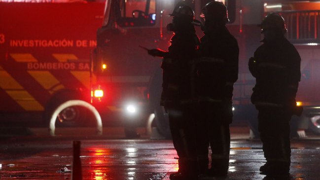 Incendio destruyó seis viviendas en toma en Alto Hospicio