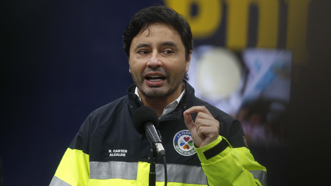 La Florida instala árboles en los accesos a sus estaciones de Metro para obstaculizar el comercio ilegal