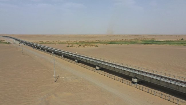 Decodificando la última década de China: Atravesando montañas y valles para avanzar rumbo a zonas carentes de transporte y comunicación