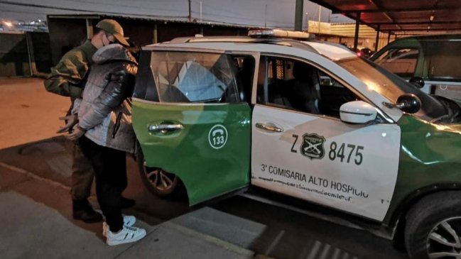 Hombre fue detenido tras intentar escapar de un control de Carabineros en Alto Hospicio: llevaba una pistola