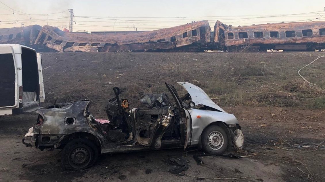 Seis meses después de la invasión, Ucrania denunció mortal ataque ruso a estación de tren