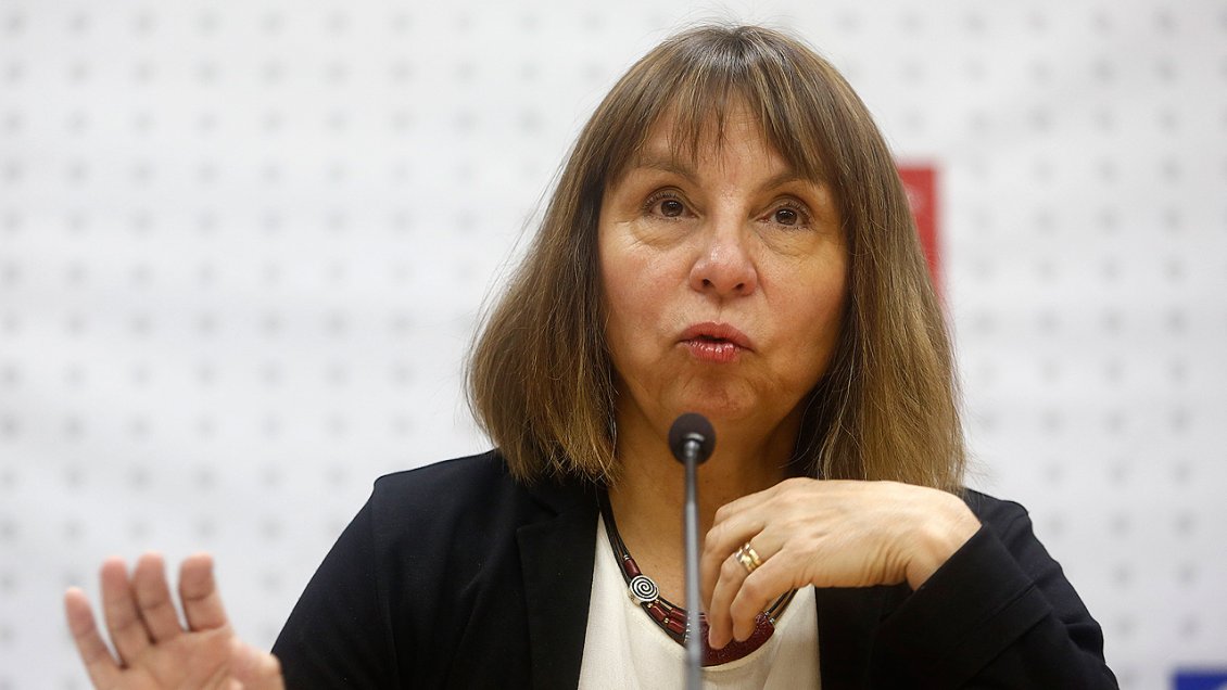 Revelan que asesora de ministra Jeanette Vega contactó por teléfono a Héctor Llaitul