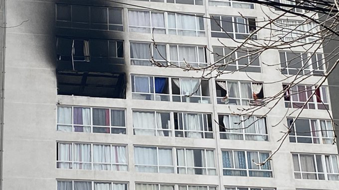 Femicidio frustrado termina con incendio y posterior suicidio del victimario en Estación Central