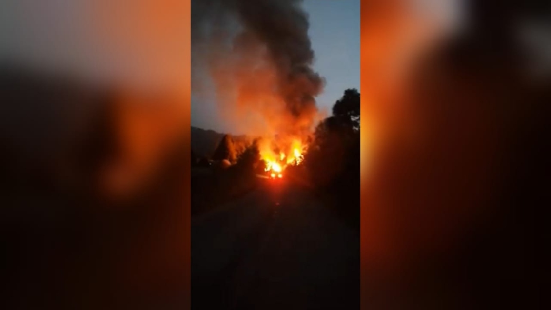 Desconocidos incendiaron histórico molino de Contulmo: Hay al menos tres heridos