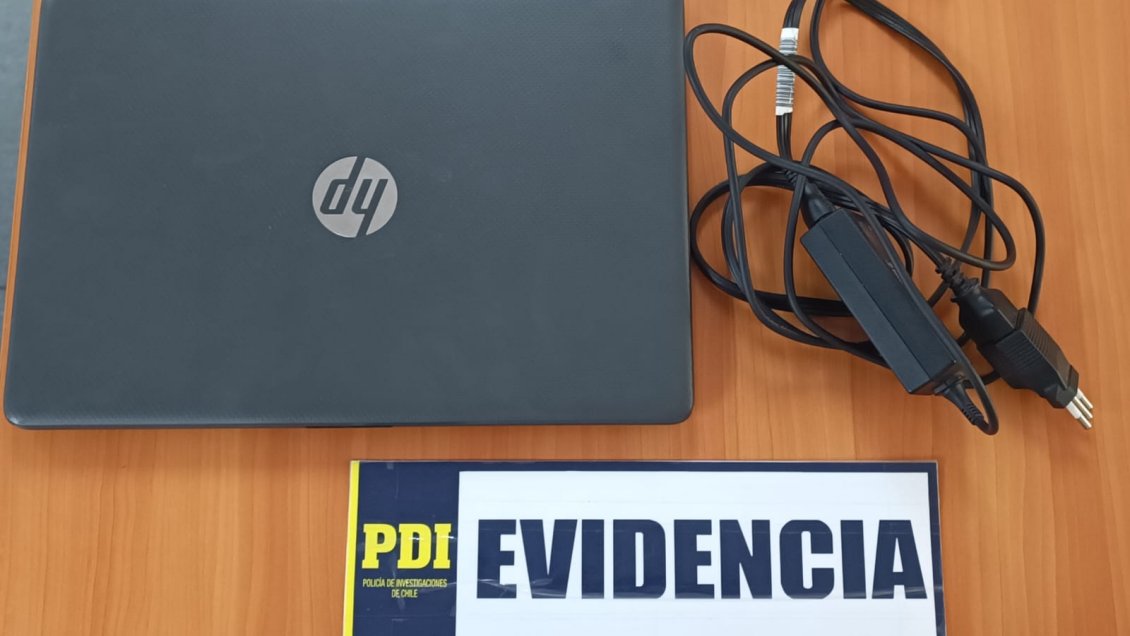 Hombre fue sorprendido con notebook robado al interior de un ruco en playa de Arica