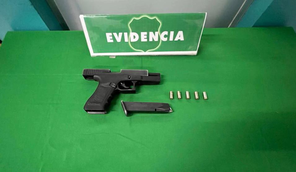 Arica: Hombre fue detenido por mantener arma a fogueo en su vehículo