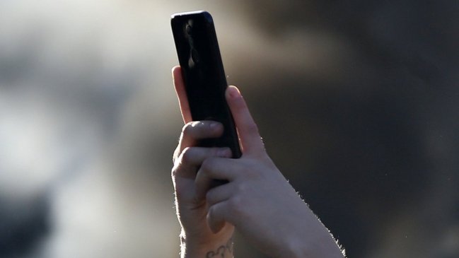   Cambio de hora automático de los celulares confundió a miles de ciudadanos 