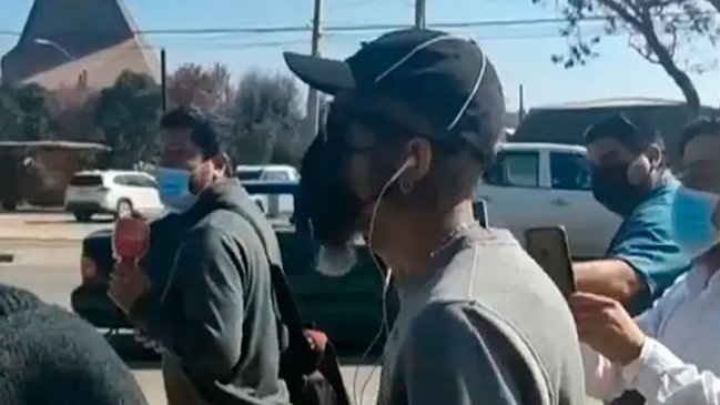 Un silencioso Rojas Vade reapareció públicamante para votar en el plebiscito