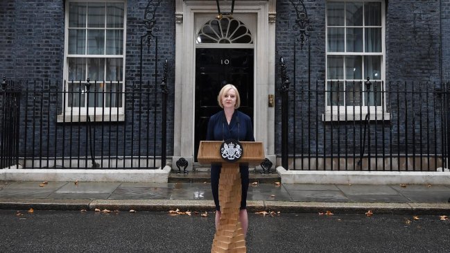 Primera ministra británica promete sacar a su país de la 