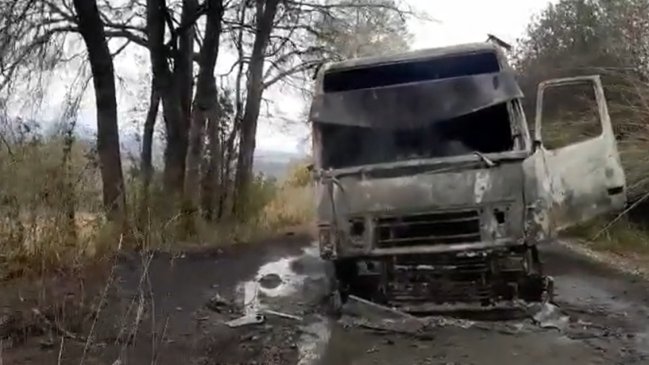 Encapuchados intimidaron a chofer y quemaron un camión en Curacautín
