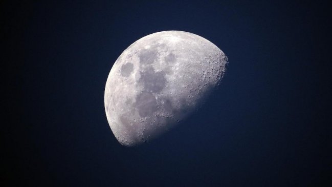 China descubre un nuevo mineral en la Luna