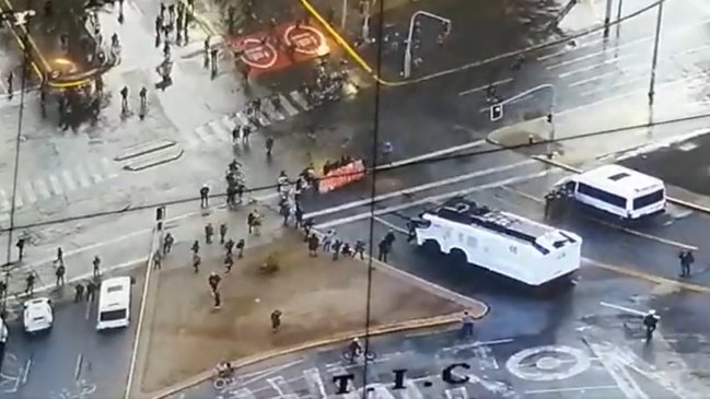 Cinco detenidos dejó cuarta jornada consecutiva de manifestaciones en Santiago