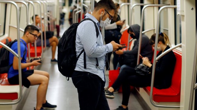 Diputados UDI piden al Gobierno terminar con el uso obligatorio de mascarilla