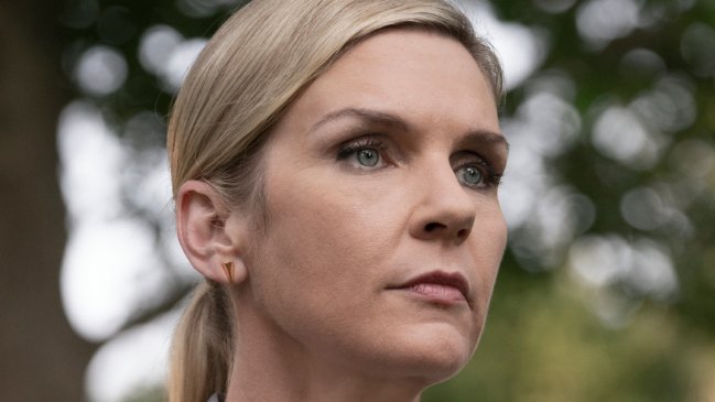 Rhea Seehorn y Kim Wexler no pudieron quedarse con el Emmy