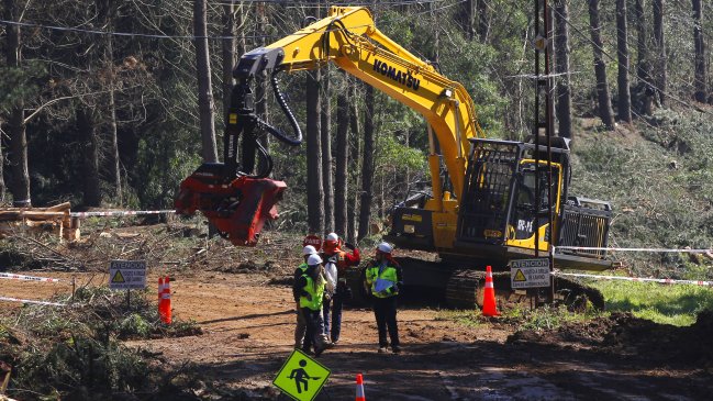 Comunidad mapuche reclama que CGE quiere instalar postes eléctricos en sitio ceremonial indígena en Freire