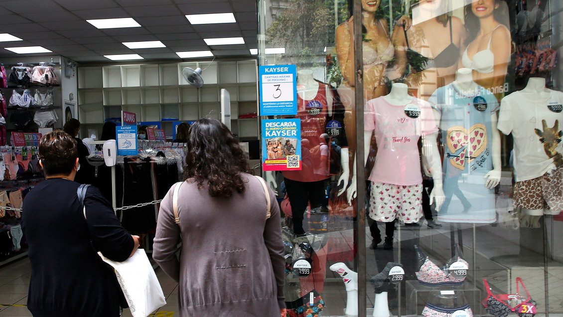 Ventas minoristas en regiones de Valparaíso, Biobío y La Araucanía sufrieron fuertes bajas anuales en julio