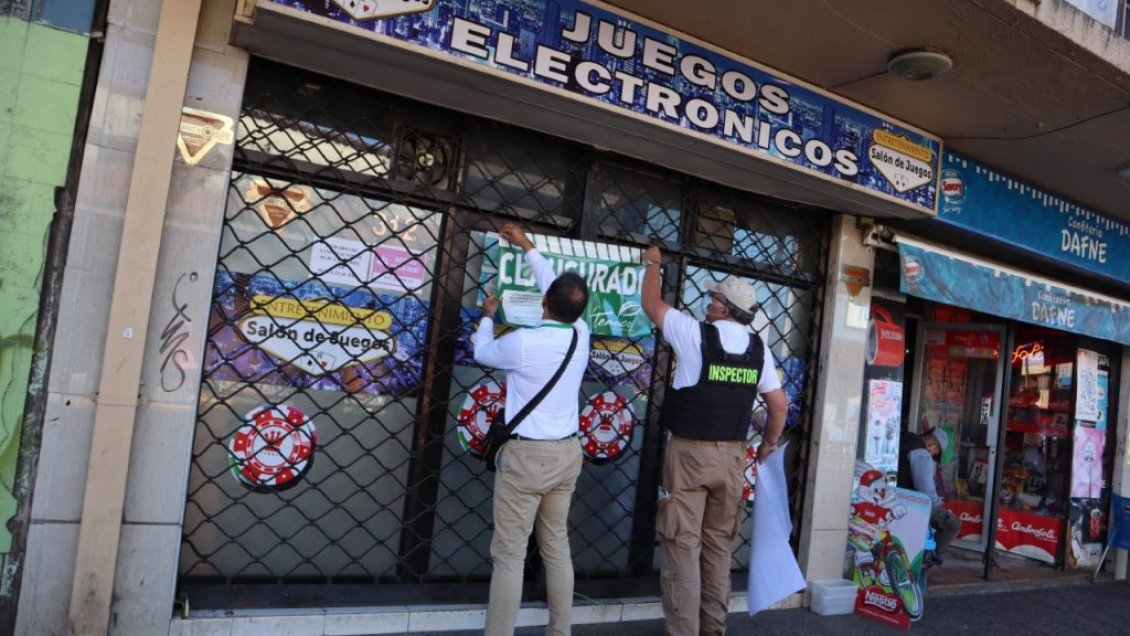 Clausuran 14 locales de máquinas de juego en Temuco y detienen a sujeto por contrabando de cigarros