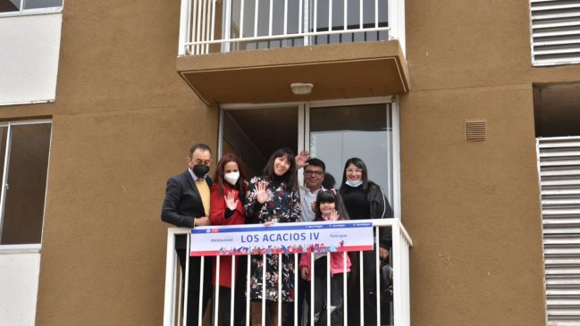 Entregan viviendas de conjunto habitacional Los Acacios en Rancagua