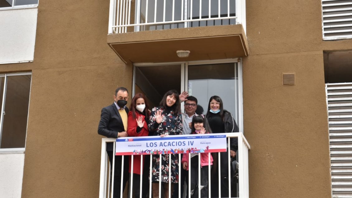 Entregan viviendas de conjunto habitacional Los Acacios en Rancagua