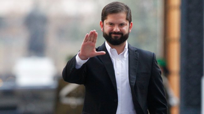 Boric llegó a Atacama para conmemorar el Día Nacional del Medio Ambiente en el desierto florido