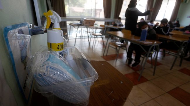 Ministro Ávila recuerda que establecimientos no pueden ordenar el uso obligatorio de mascarilla