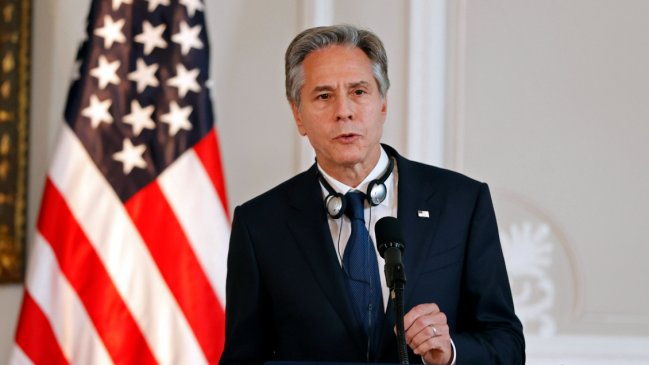 Canciller estadounidense llegó a Chile y este miércoles se reúne con Boric