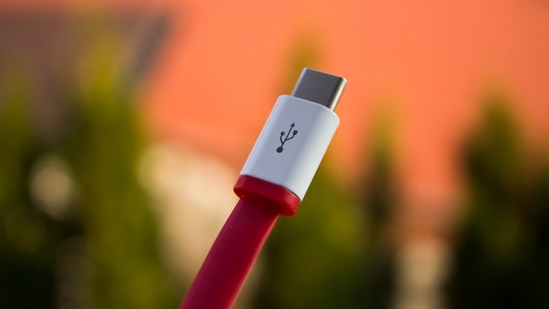Eurocámara valida el cargador único USB-C en la UE desde 2024: Apple deberá cambiar su puerto de carga