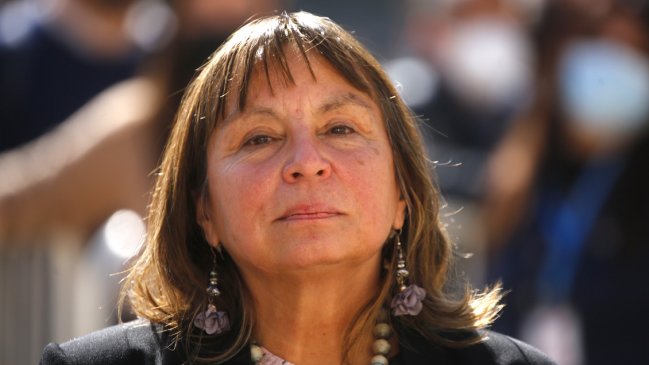 Exministra Vega deberá declarar como imputada en causa penal por contacto con Llaitul