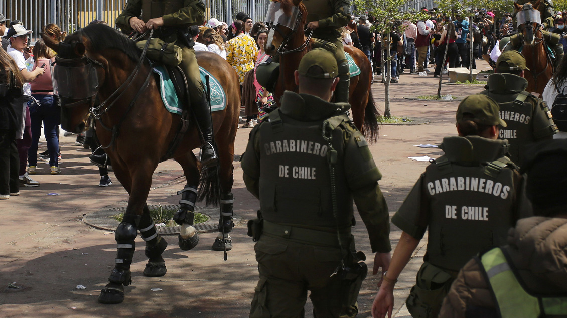General de Carabineros pide revisar ley de seguridad privada: Hay mucha más violencia en los eventos masivos