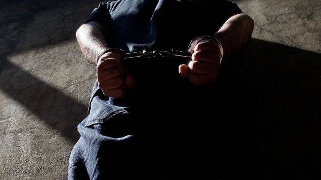 En prisión preventiva quedó sujeto acusado de matar a su expareja e incendiar su casa en La Pintana