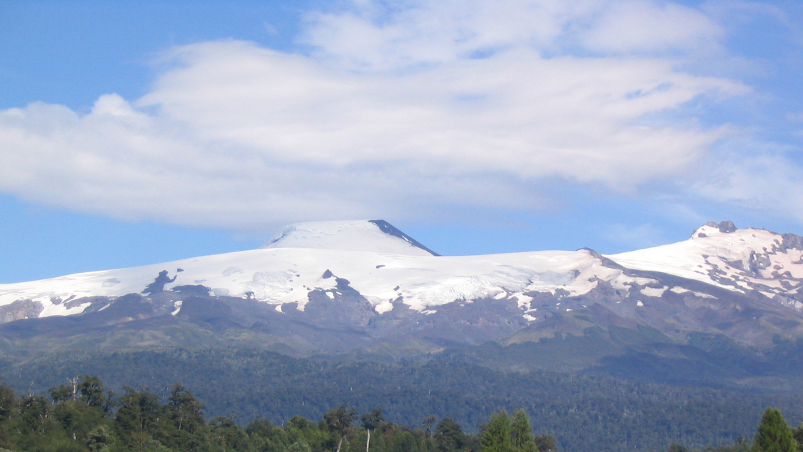 Un andinista falleció tras sufrir un accidente en el Volcán Mocho Choshuenco