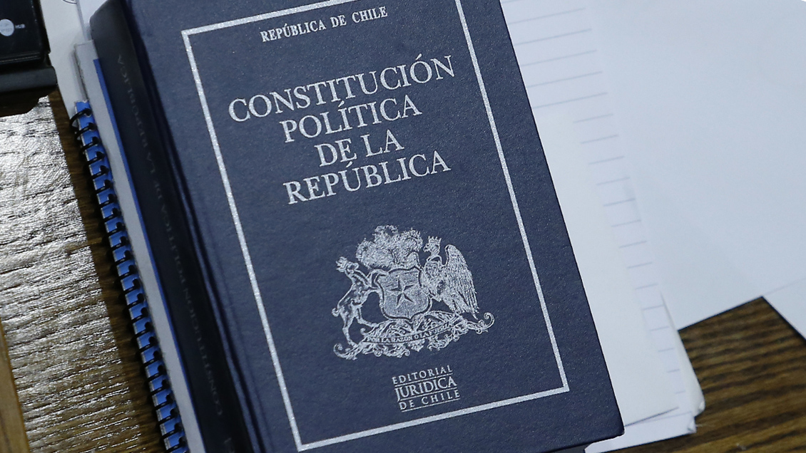 Oficialismo y DC proponen que órgano constituyente dure seis meses, apoyado por un Consejo de Expertos