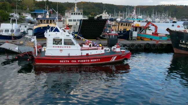 Bomberos cuentan con la primera lancha para combatir incendios en el mar
