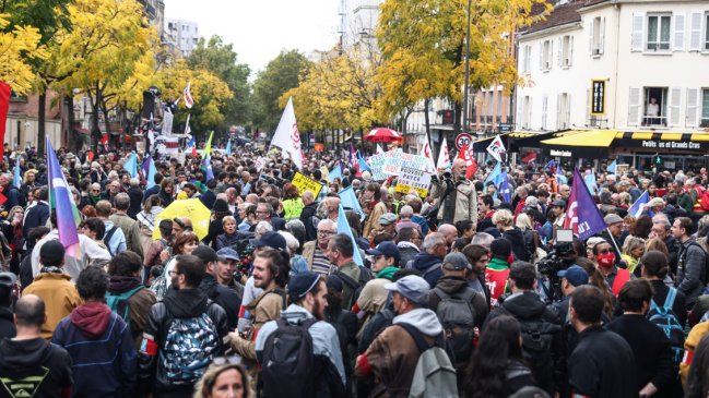 La izquierda pone presión a Macron en una Francia impregnada de malestar