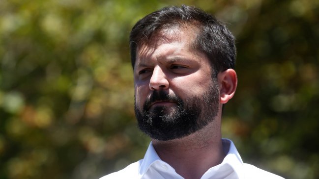 Cadem: Popularidad del Presidente Boric cae seis puntos y se ubica por primera vez bajo el 30%