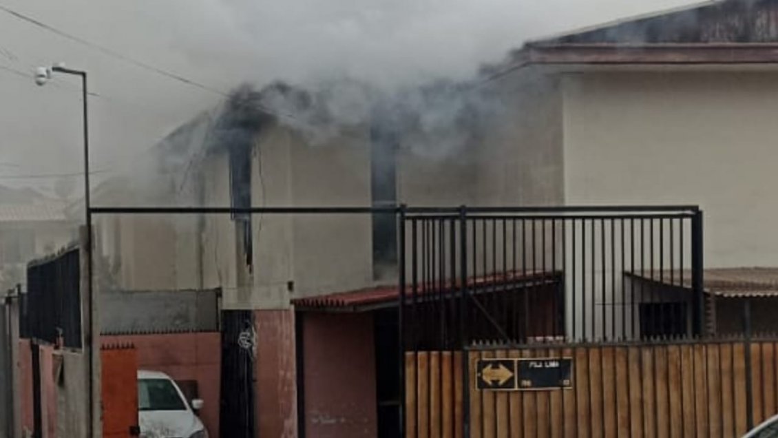 Principio de incendio afectó dos viviendas en Antofagasta