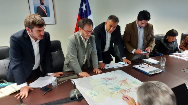 Ministro de Obras Públicas se reunió con alcaldes de La Araucanía para tratar mejora de caminos